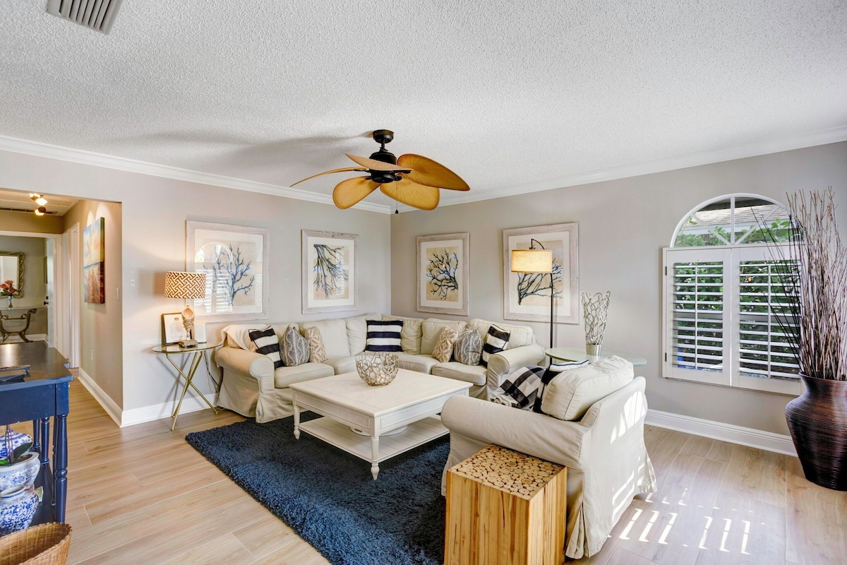 Photo 2 of Cute Three Bedroom Home with Private Pool, Close to the Beach and Mercato