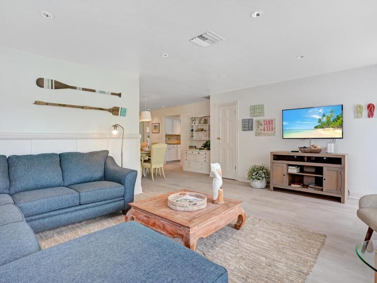 Photo 7 of Seahorse Villa 856 98th – Short Distance to Beaches, Shopping, & Dining