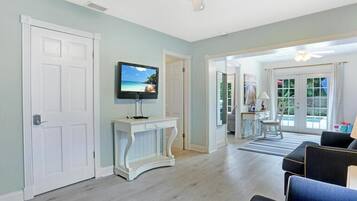 Smart TV, DVD player