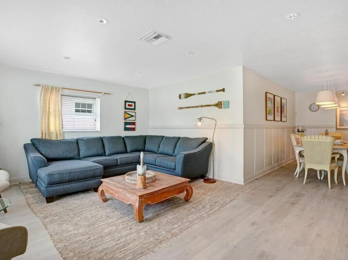 Photo 8 of Seahorse Villa 856 98th – Short Distance to Beaches, Shopping, & Dining