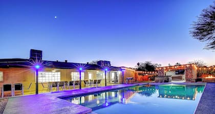 Scottsdalestays 9 BDRM Multimillion Estate-Pool-Spa-Pickleball-Basketball & More