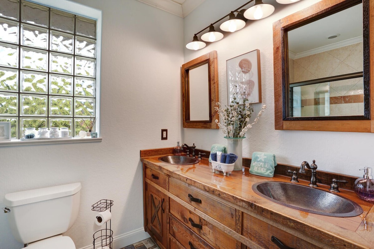 Photo 21 of Spacious Home with Game Room in Naples – Minutes to Beaches & Restaurants