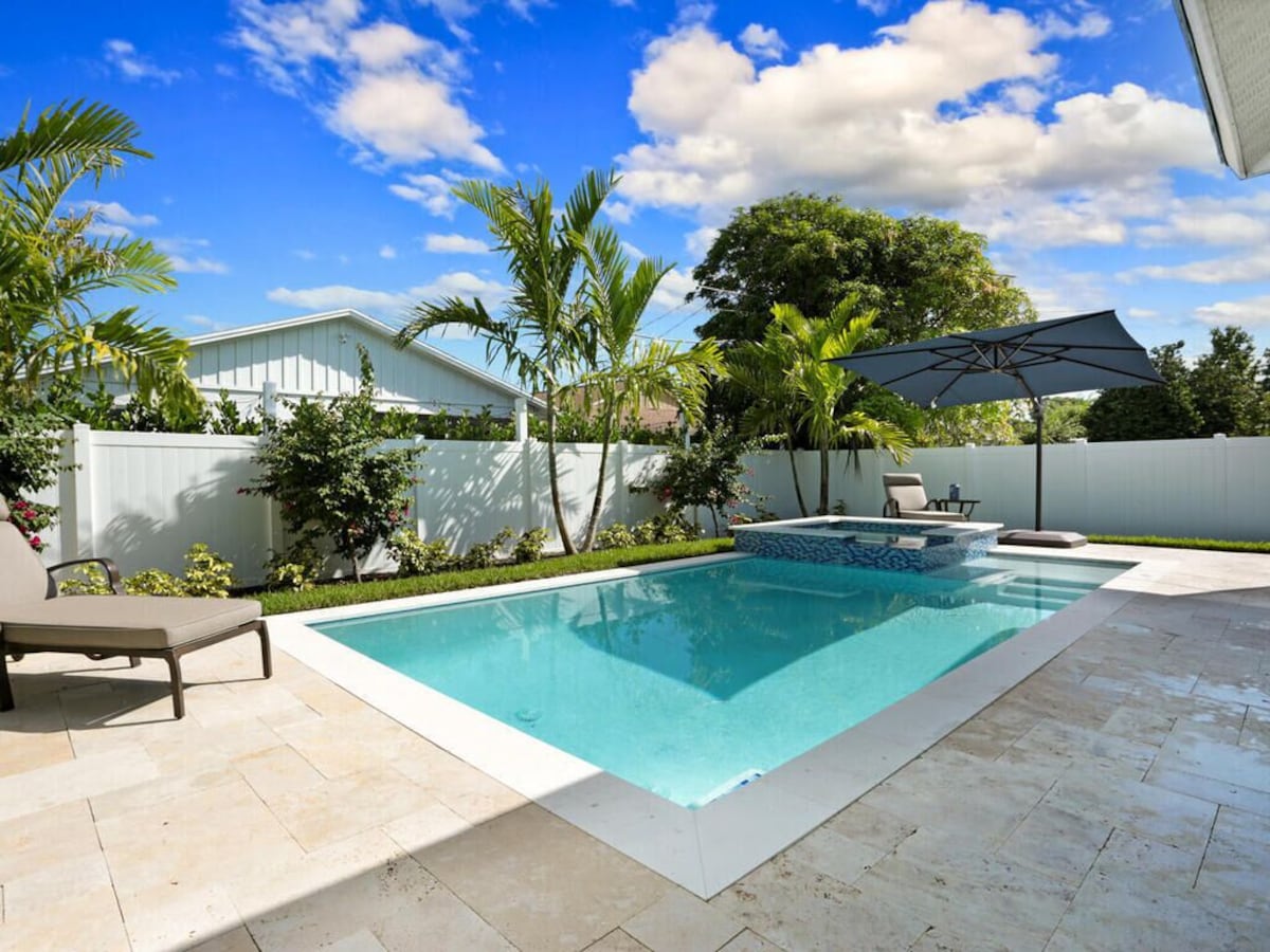 Spacious Home with Game Room in Naples – Minutes to Beaches & Restaurants