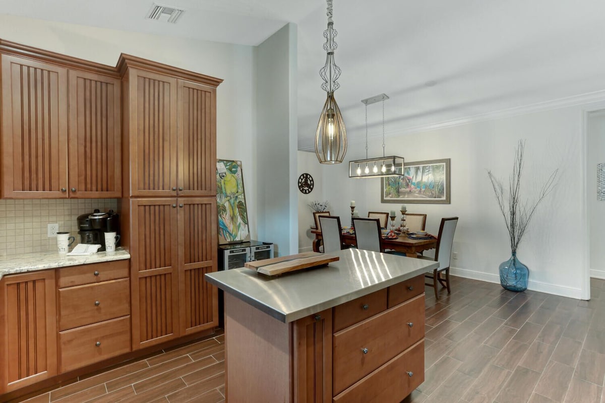 Photo 9 of Spacious Home with Game Room in Naples – Minutes to Beaches & Restaurants