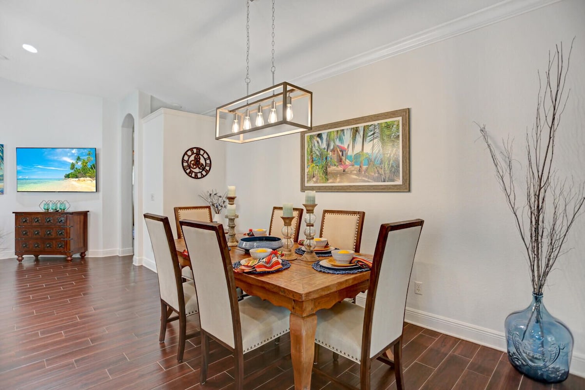 Photo 7 of Spacious Home with Game Room in Naples – Minutes to Beaches & Restaurants