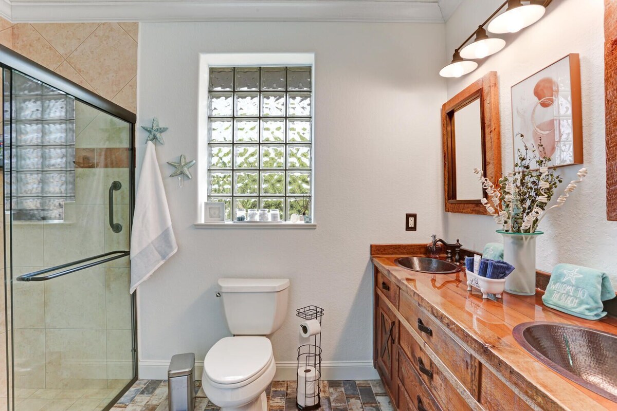 Photo 22 of Spacious Home with Game Room in Naples – Minutes to Beaches & Restaurants