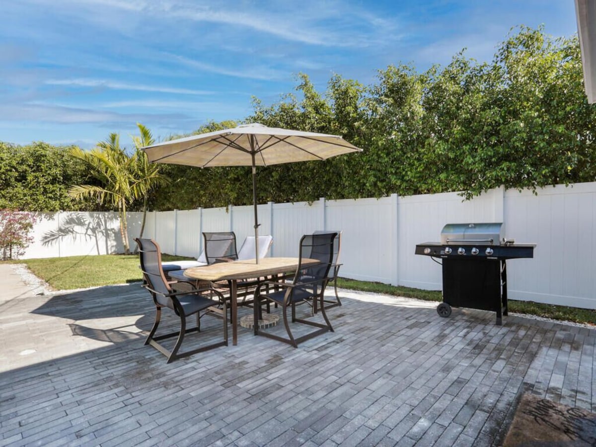 Photo 31 of Beautiful Home with Private Pool – Minutes from Downtown Naples and Beaches