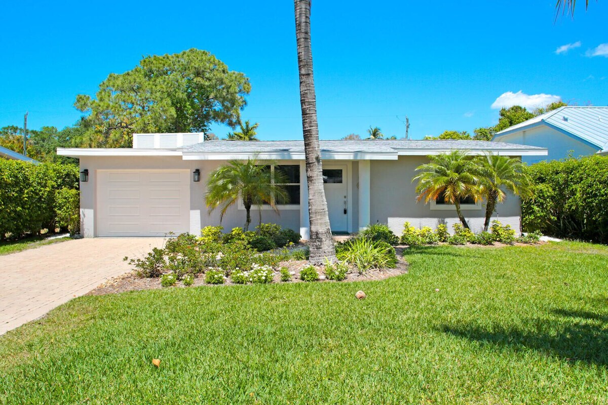 Photo 4 of Beautiful Home with Private Pool – Minutes from Downtown Naples and Beaches