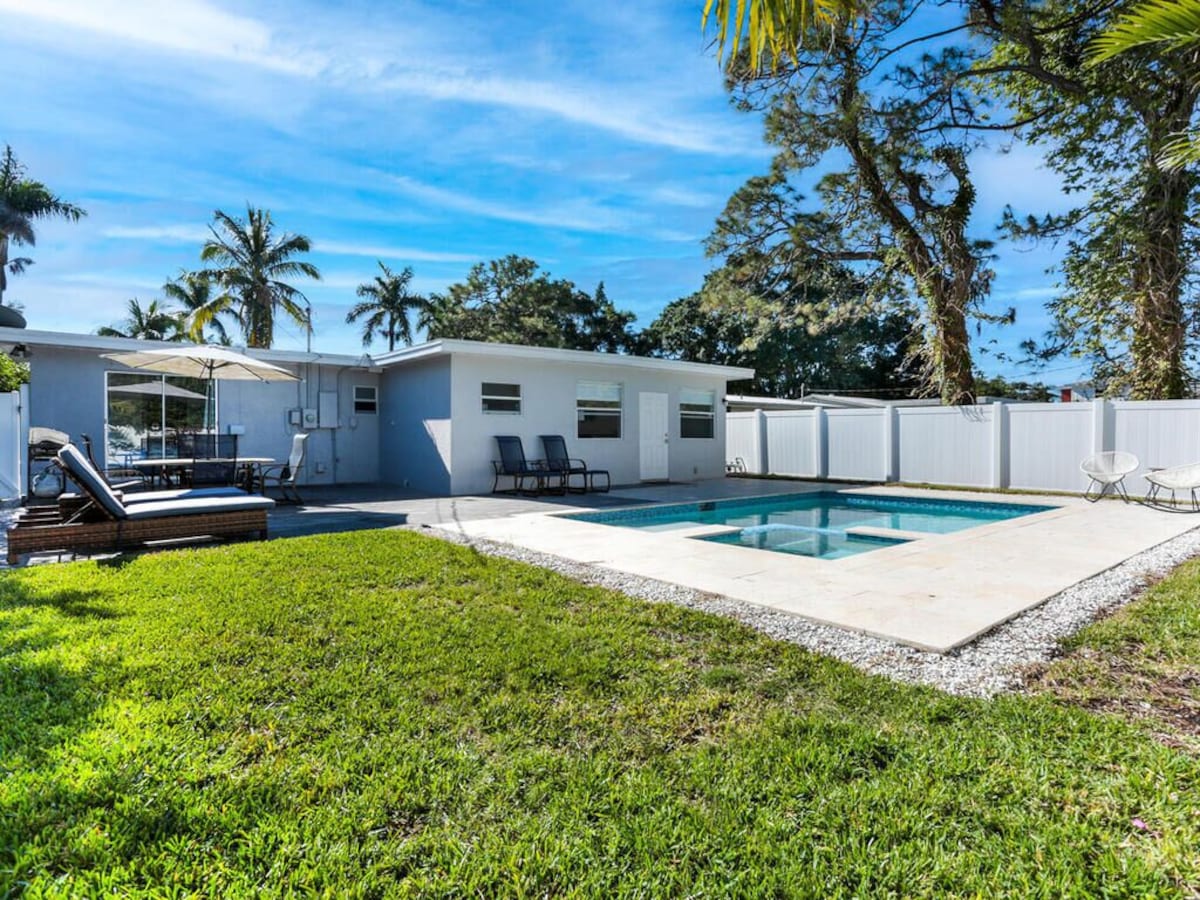 Photo 27 of Beautiful Home with Private Pool – Minutes from Downtown Naples and Beaches