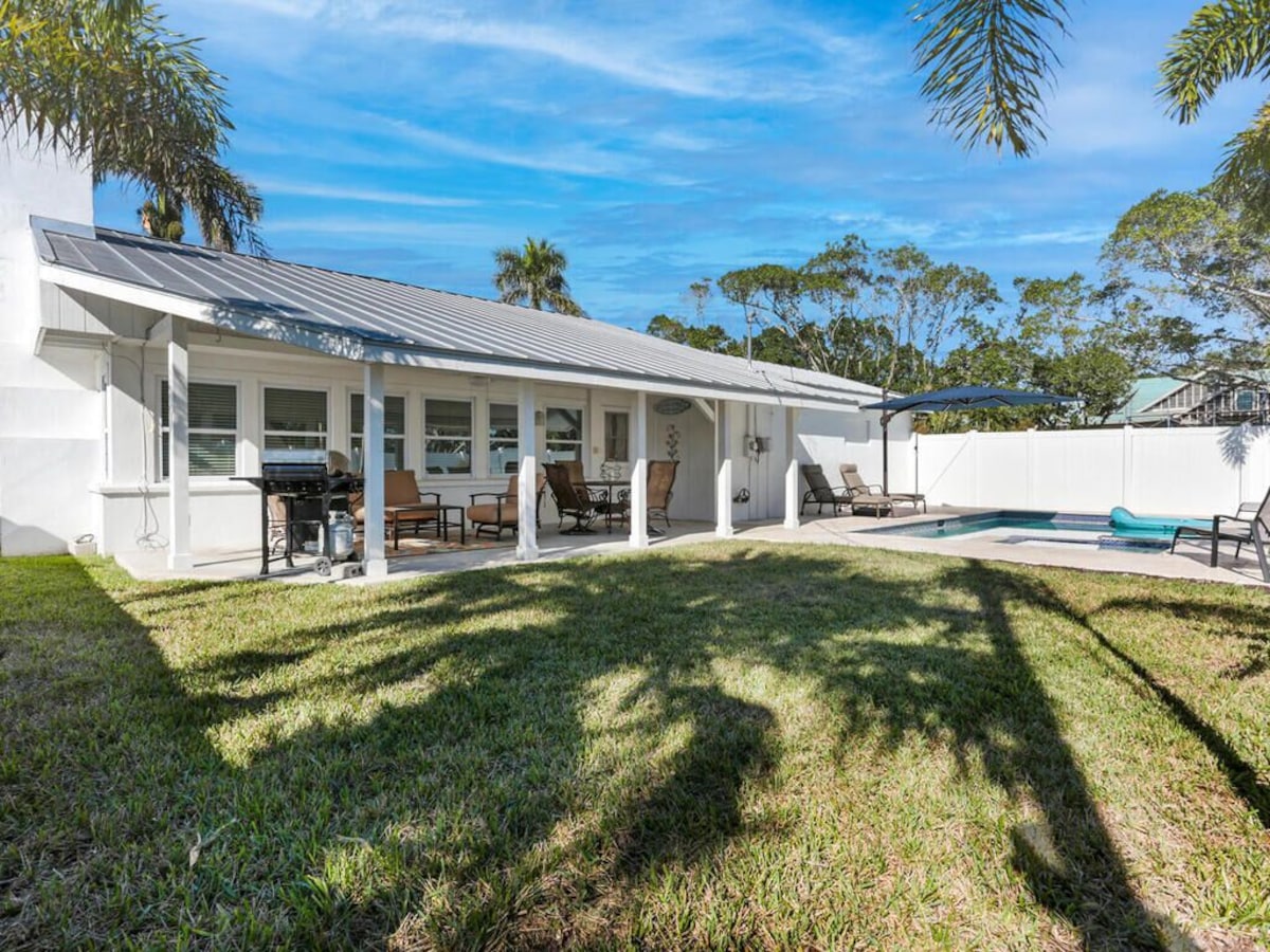 Photo 27 of Quaint Bungalow in Lake Park with Private Pool & Spa - Minutes from Beaches