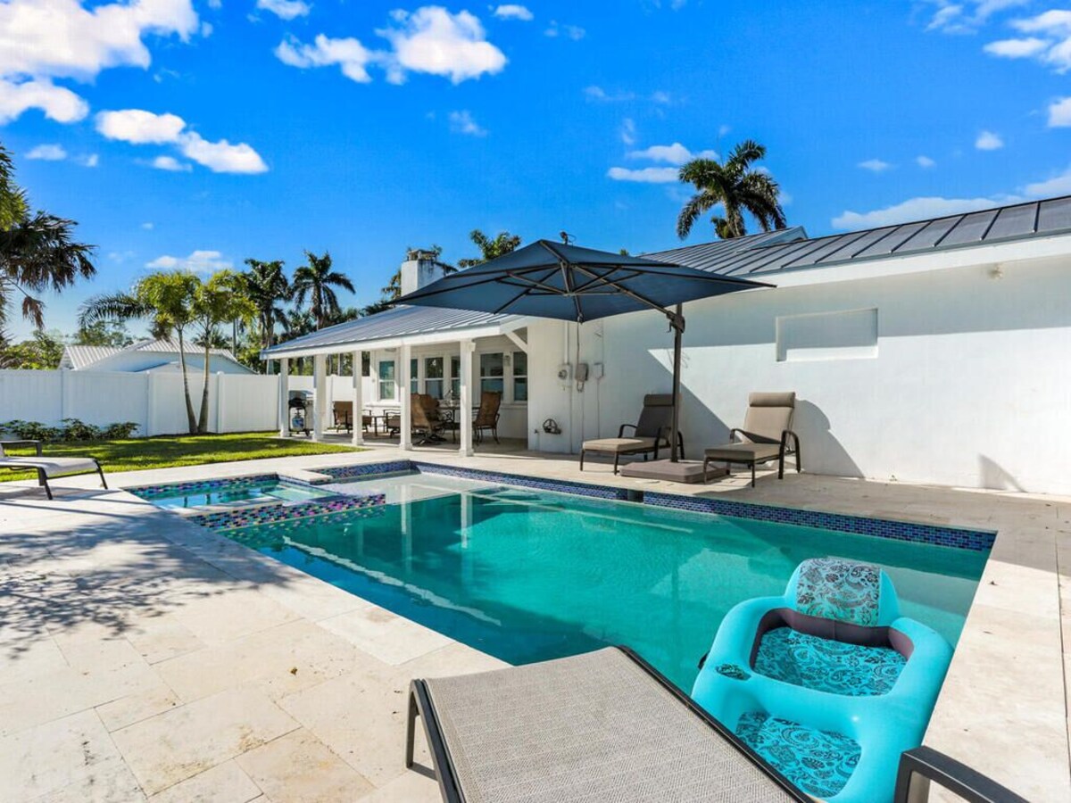Photo 24 of Quaint Bungalow in Lake Park with Private Pool & Spa - Minutes from Beaches