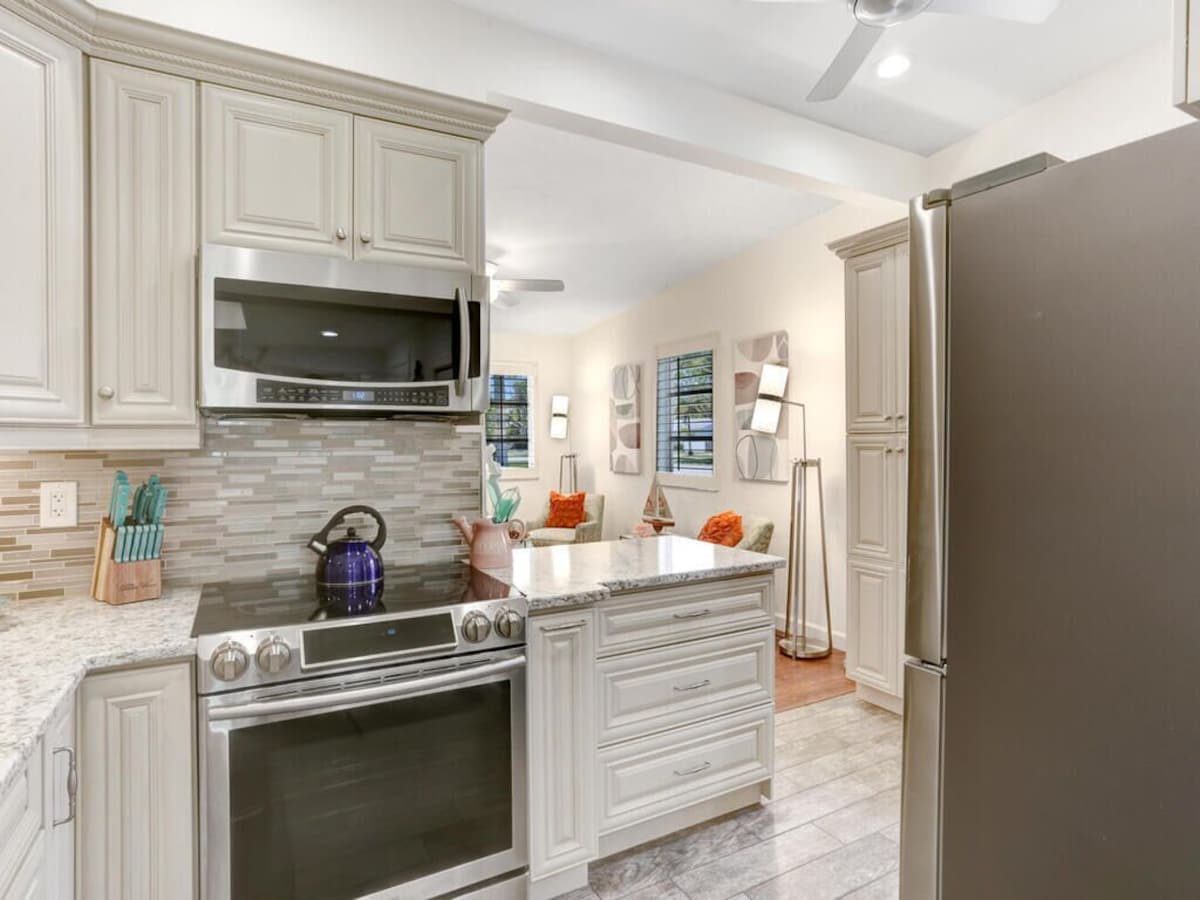 Photo 10 of Quaint Bungalow in Lake Park with Private Pool & Spa - Minutes from Beaches