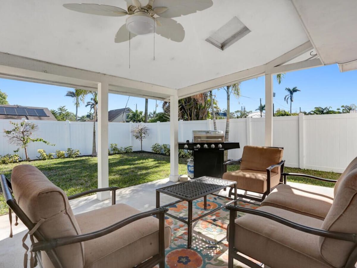 Photo 23 of Quaint Bungalow in Lake Park with Private Pool & Spa - Minutes from Beaches