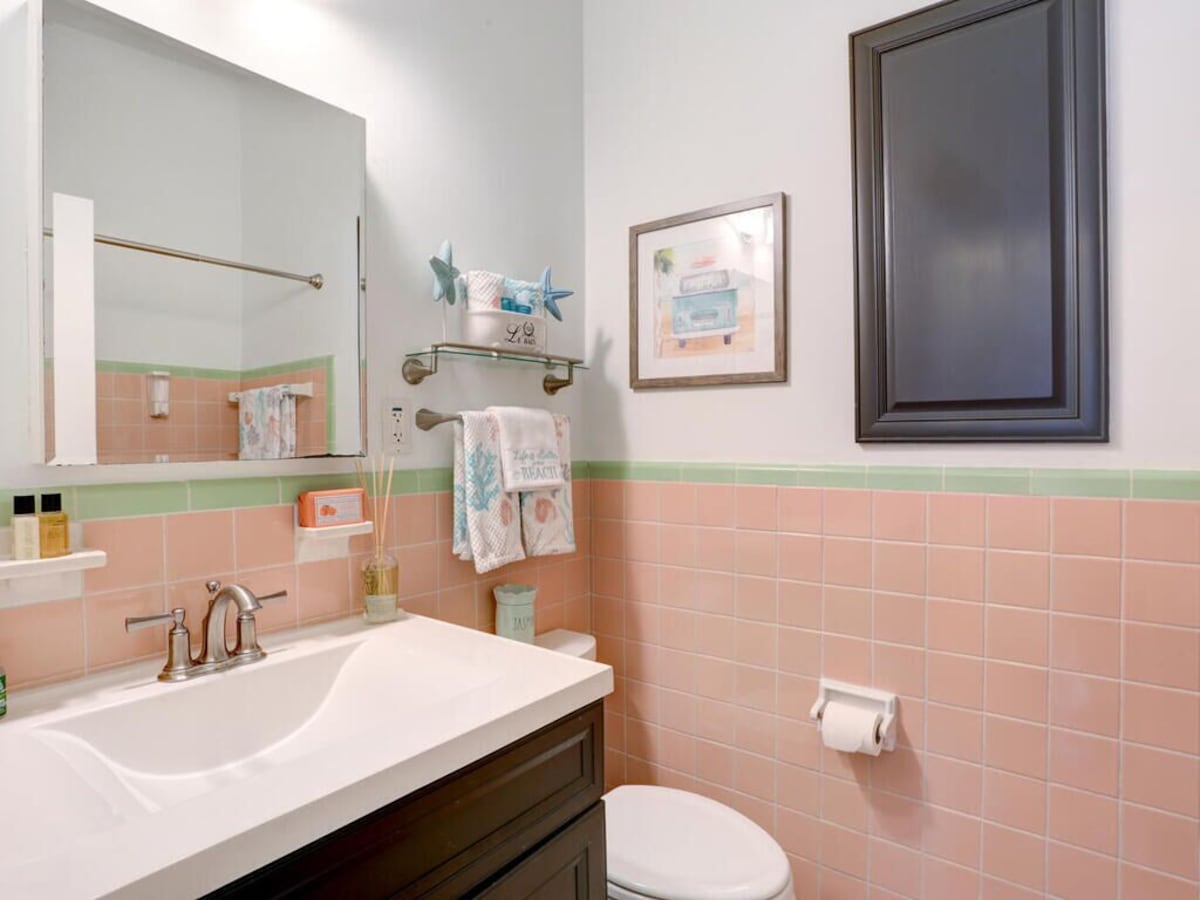 Photo 17 of Quaint Bungalow in Lake Park with Private Pool & Spa - Minutes from Beaches
