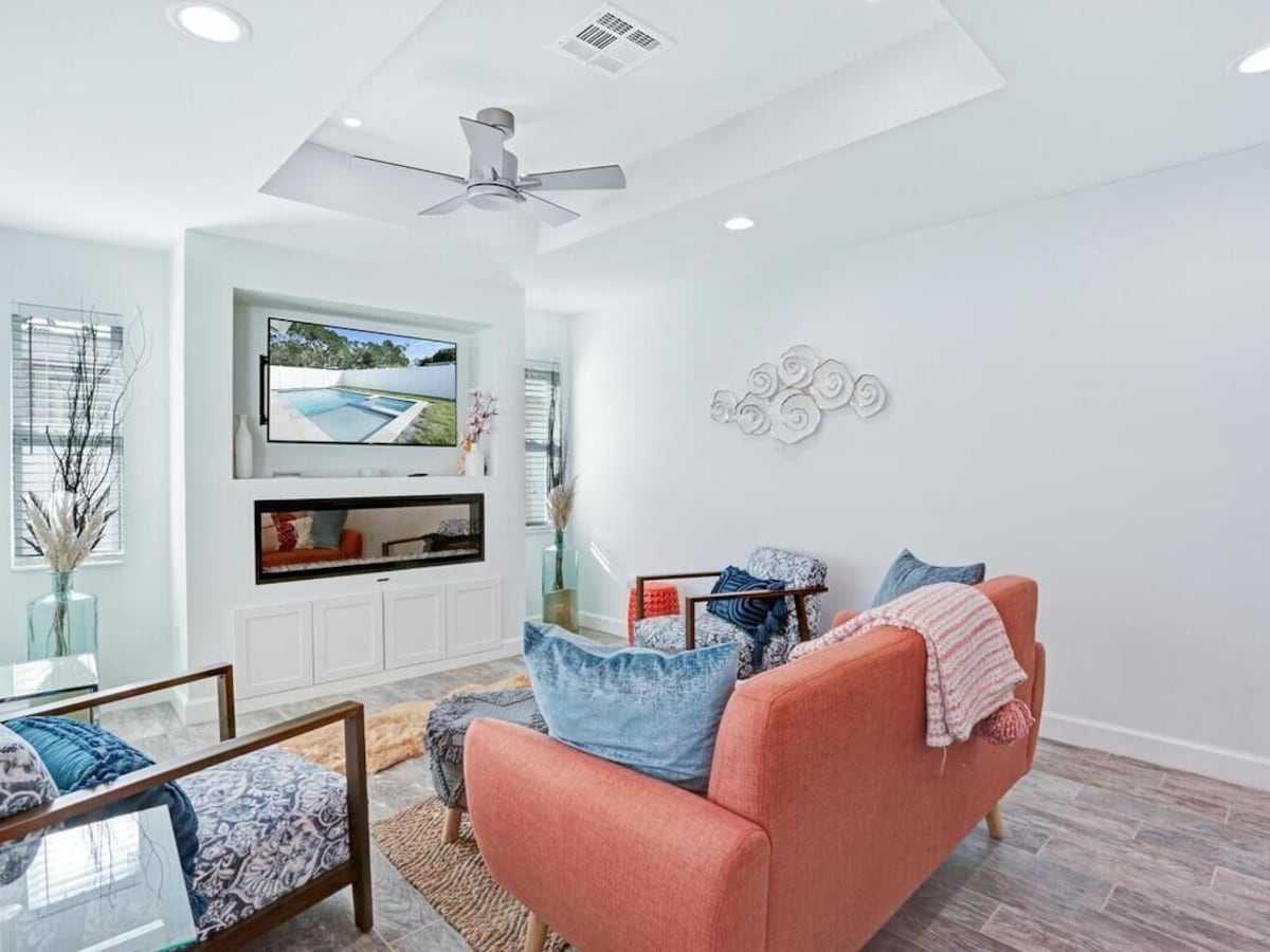 Photo 14 of Quaint Bungalow in Lake Park with Private Pool & Spa - Minutes from Beaches