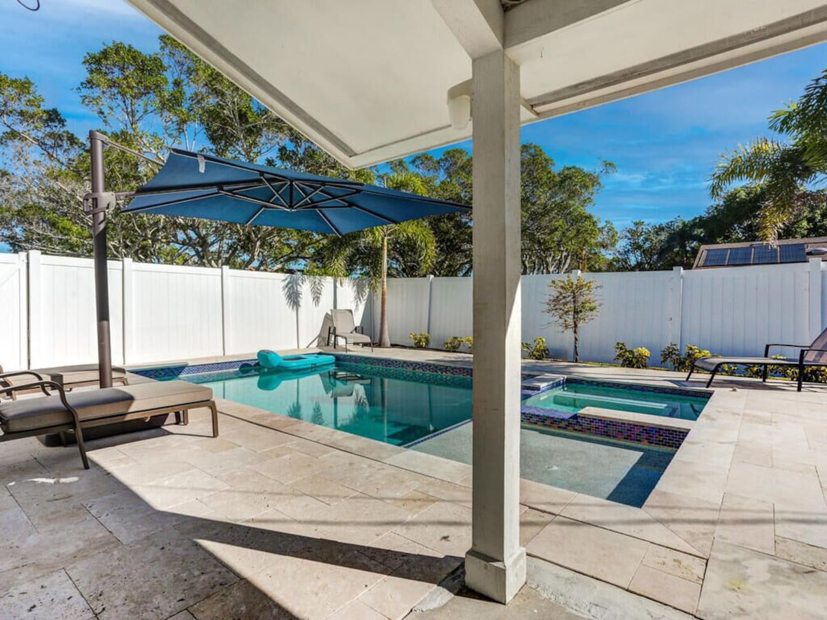 Photo 30 of Quaint Bungalow in Lake Park with Private Pool & Spa - Minutes from Beaches