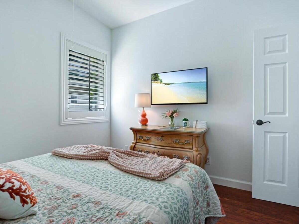 Photo 20 of Quaint Bungalow in Lake Park with Private Pool & Spa - Minutes from Beaches