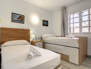 2 habitaciones, tabla de planchar con plancha y wifi gratis 
