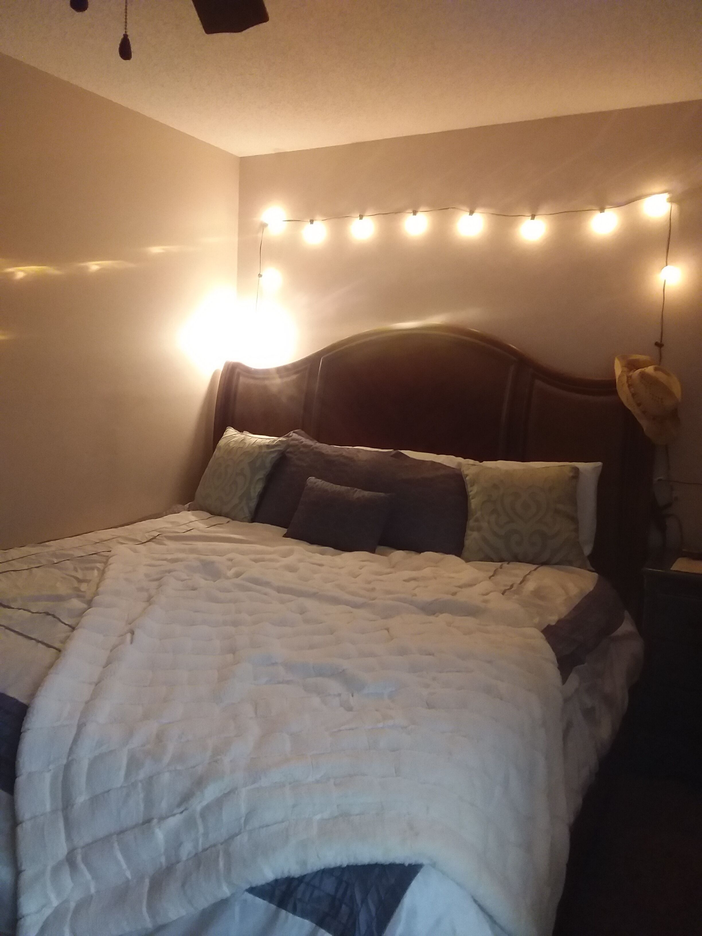 Home near state parks, crystal clear beaches,vortex springs w/amenities & trails