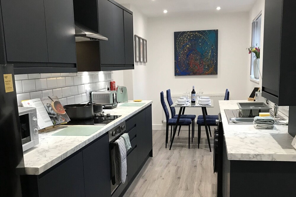 Stylish modern 3-bed house nr Manchester City Ctr