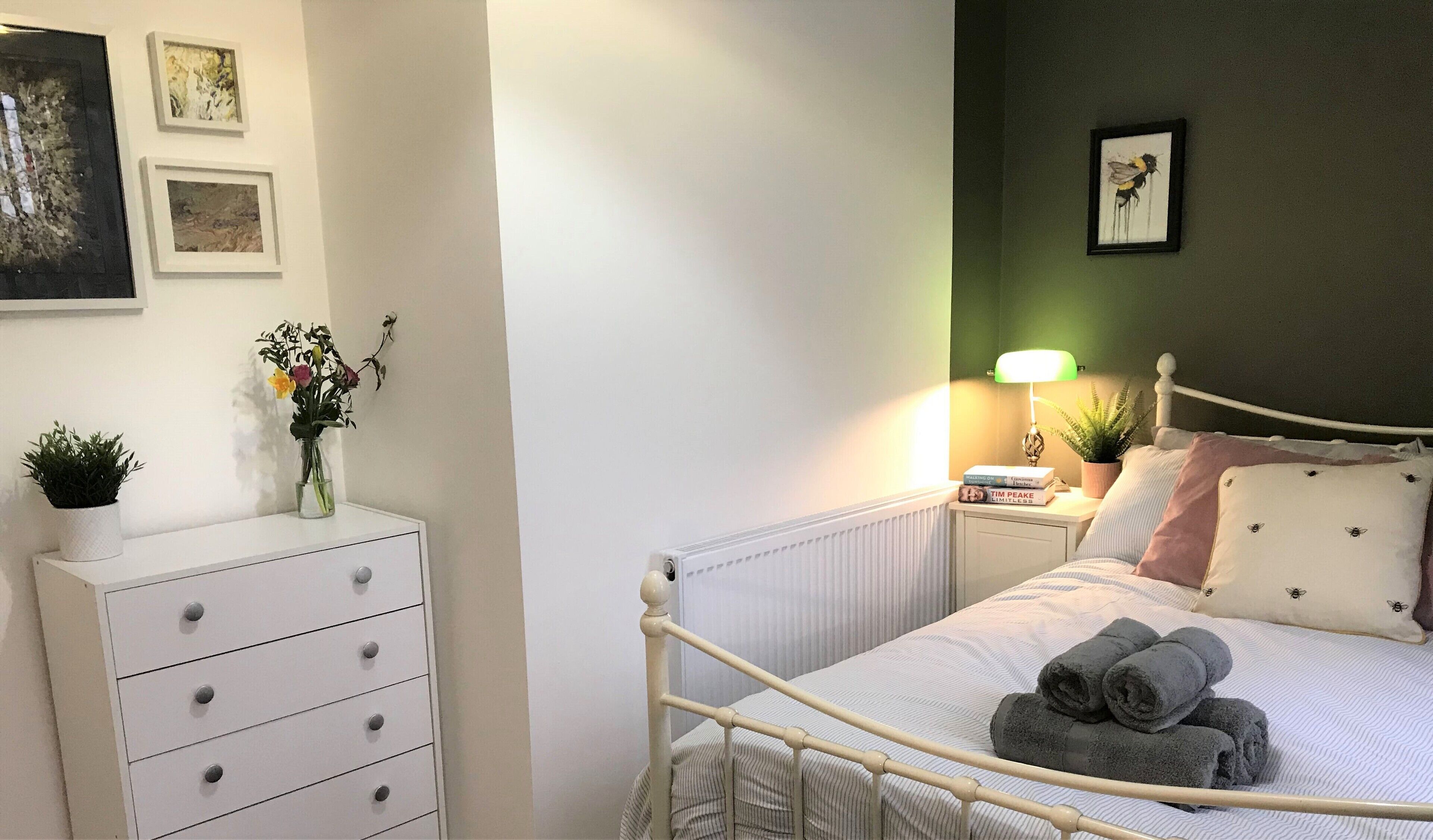 Stylish modern 3-bed house nr Manchester City Ctr