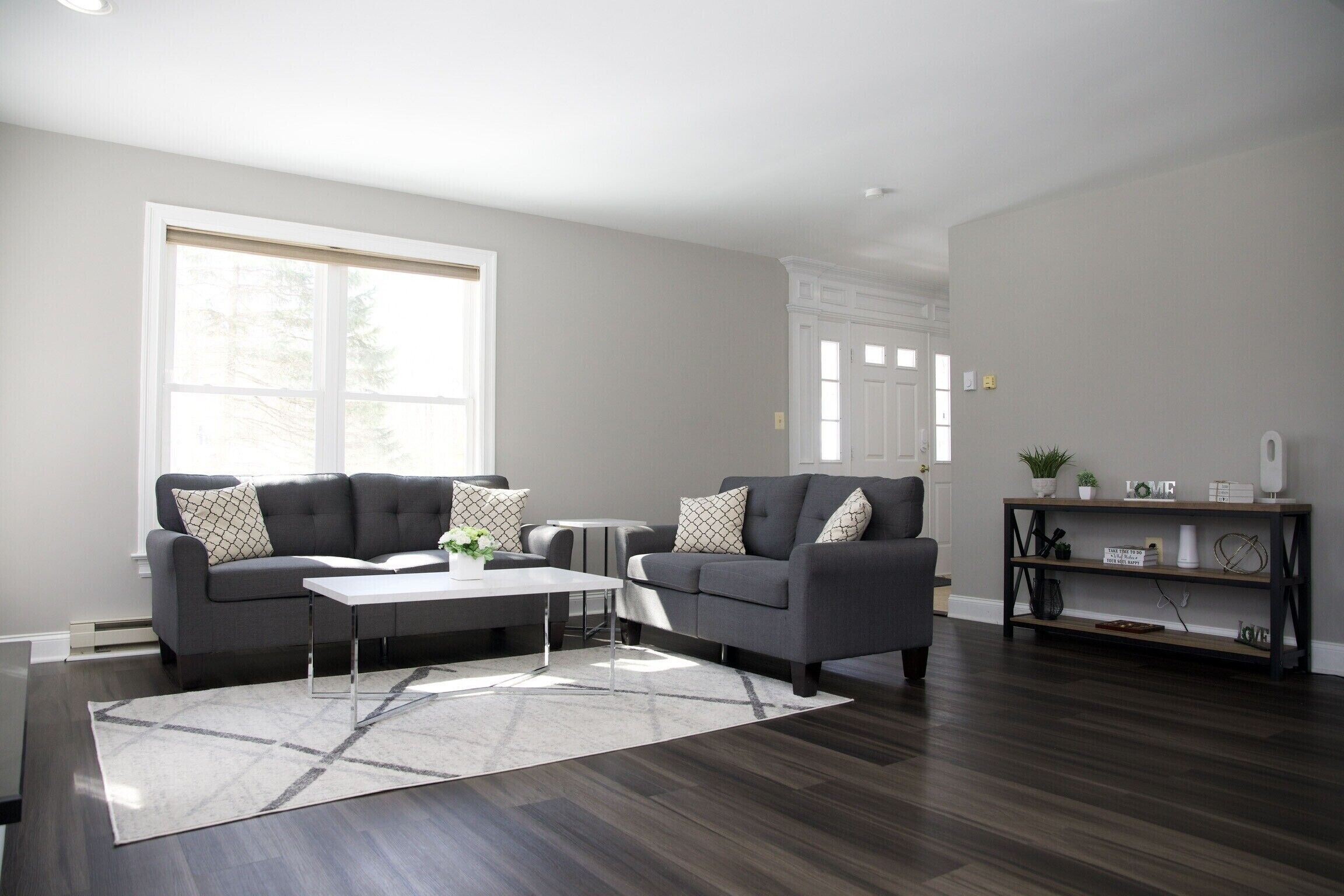 AMAZING *BRAND NEW* Home with PRIVATE HEATED POOL/ FIRE PIT!