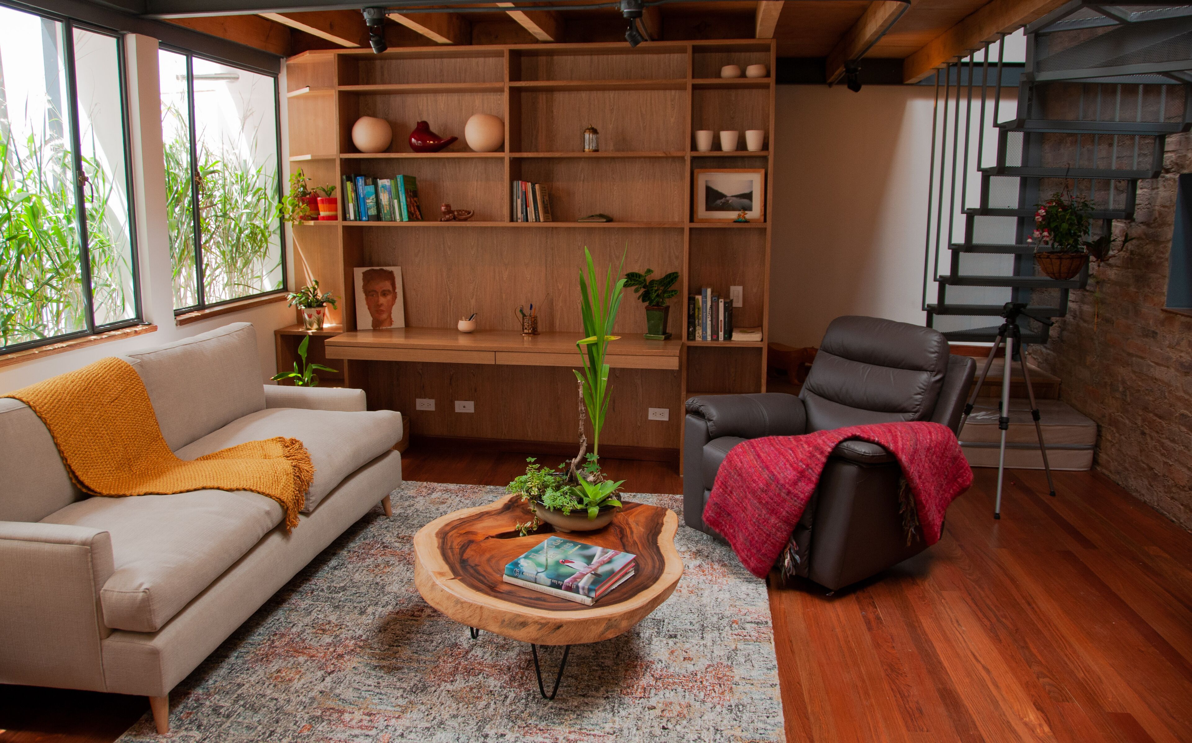 Cozzy condo surrounded by nature, centrally located.