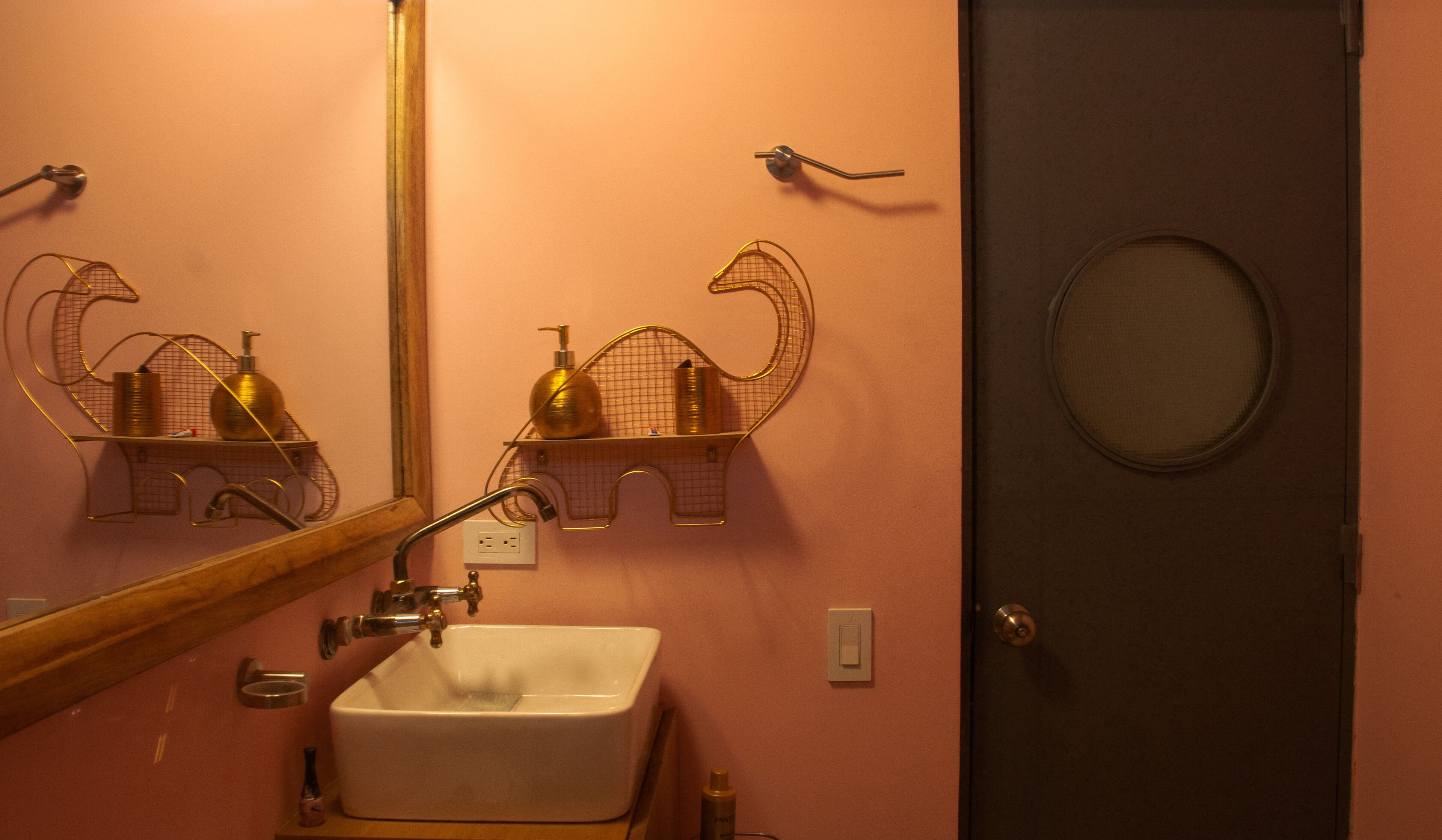 Cozzy condo surrounded by nature, centrally located.