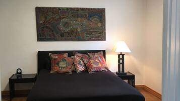 2 bedrooms, desk, iron/ironing board, free WiFi