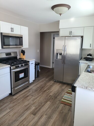 Private, clean home with AC for EAA