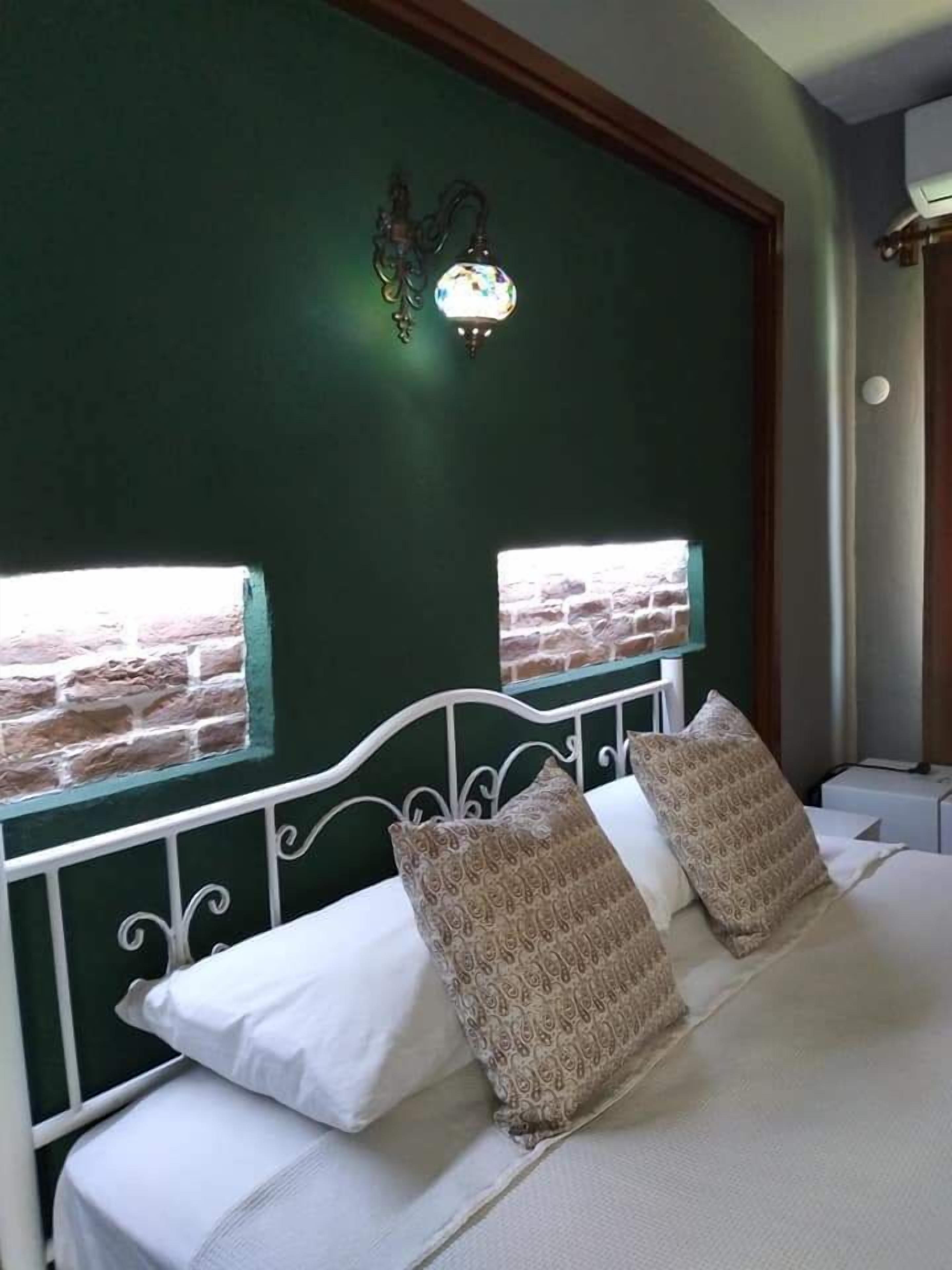 design quadruple room | minibar, individually decorated, individually furnished, desk