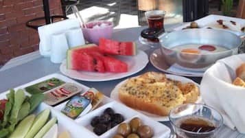 Dagelijks continentaal ontbijt inbegrepen