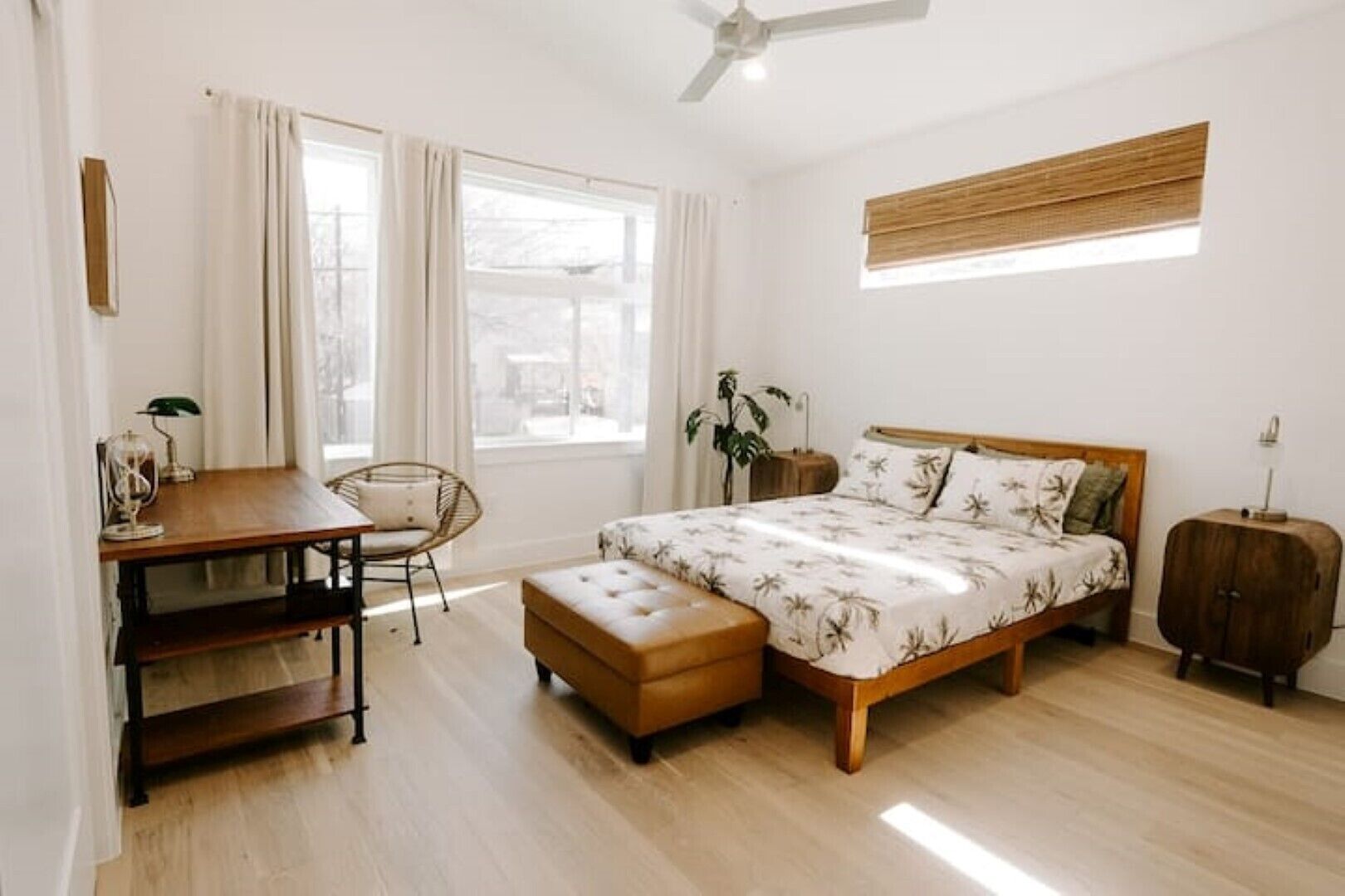 Havana House: 4 Bedroom Oasis Minutes From Action