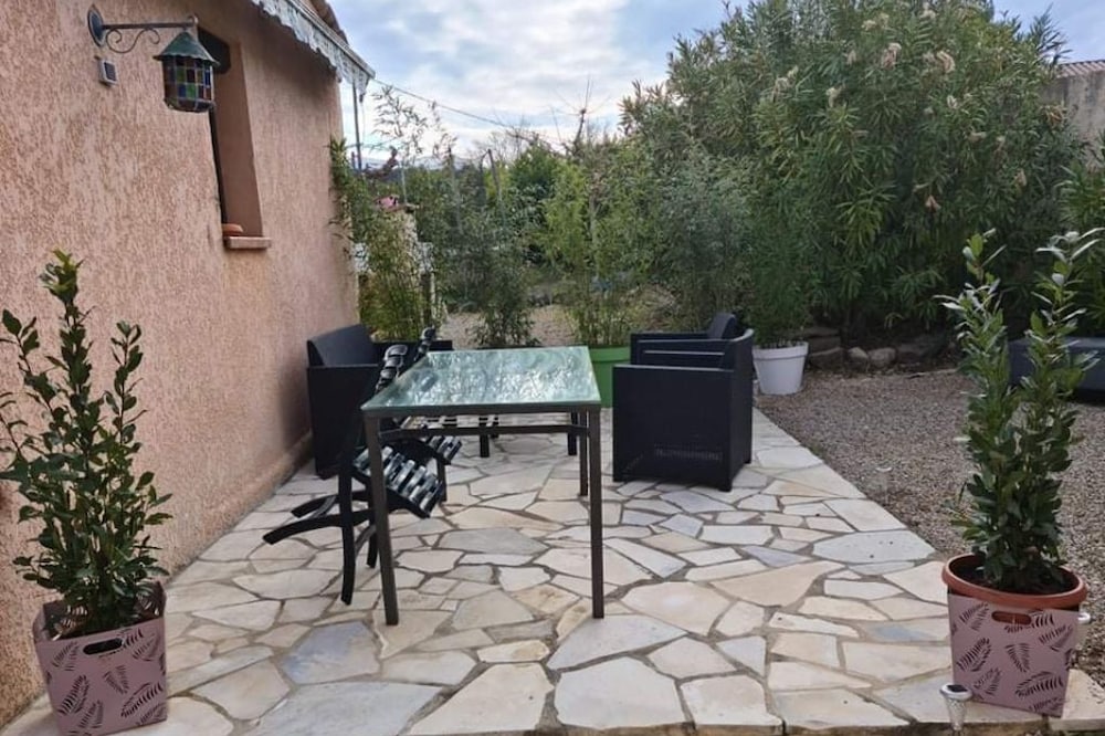 Studio climatisé tout confort dans une villa calme à 15 km de Cannes