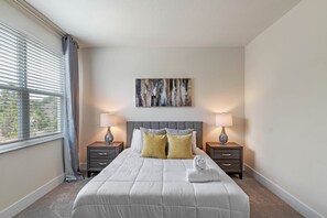 4 chambres, fer et planche à repasser, Wi-Fi, draps fournis