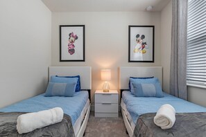 4 habitaciones, tabla de planchar con plancha, wifi y ropa de cama 