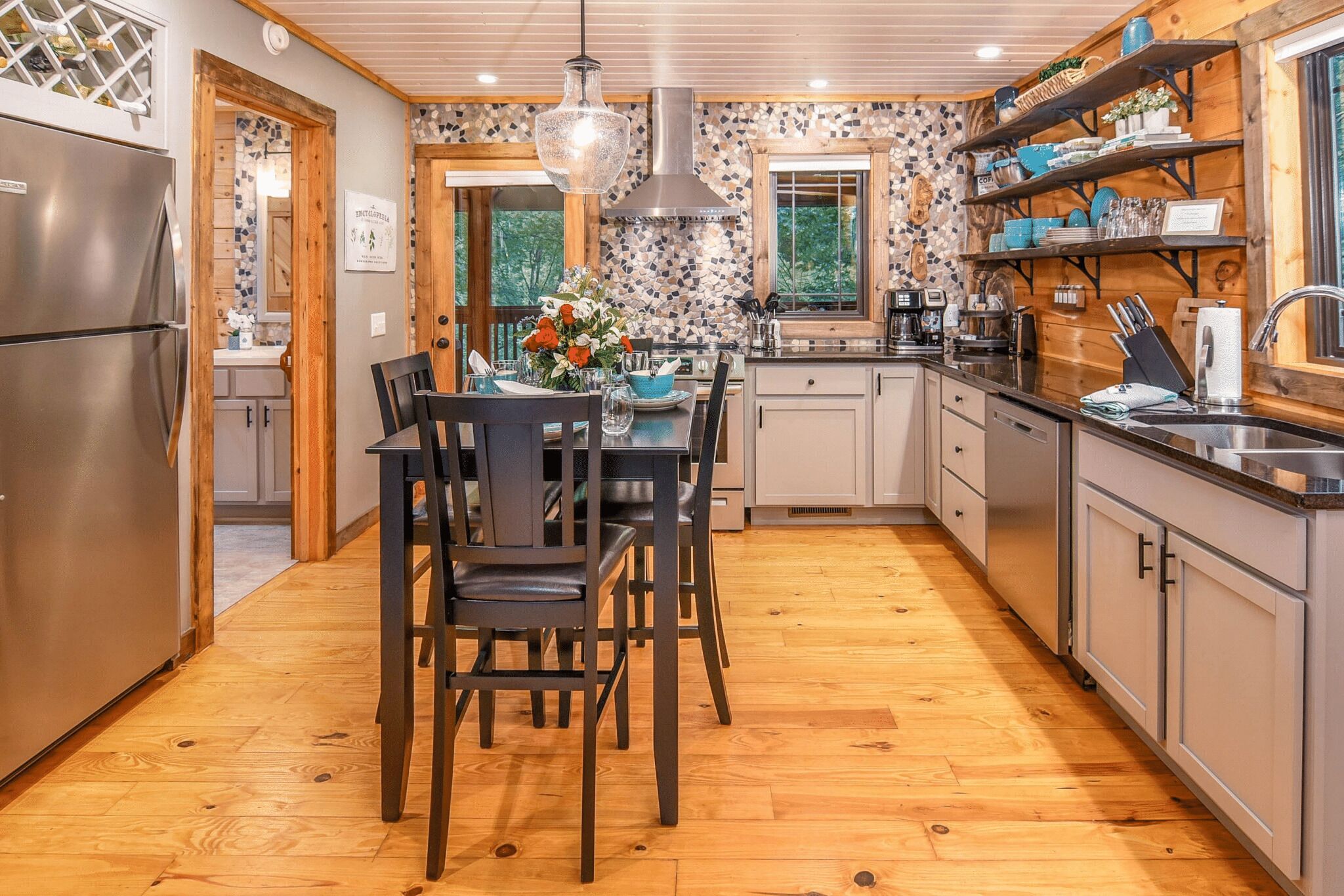 Veteran Host-Pets Are Allowed-2 Bathrooms-Single Nights Available-Friendly Host!