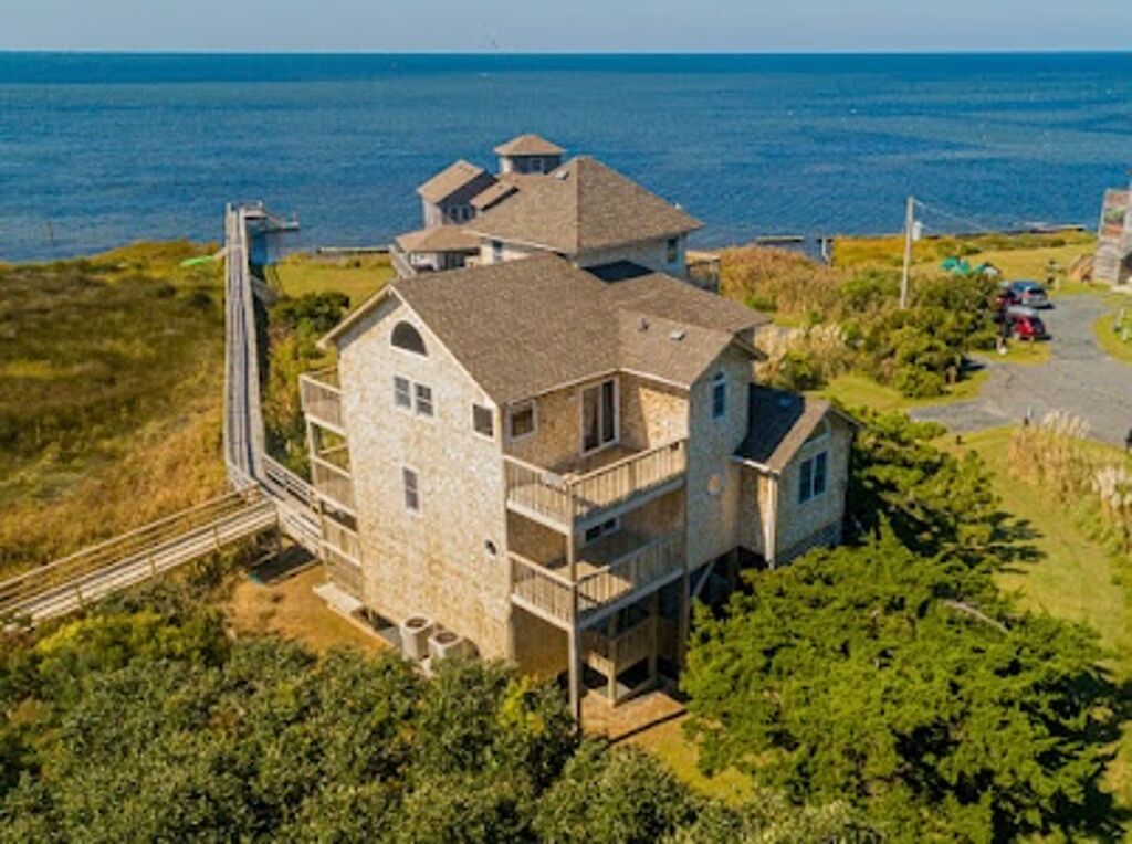 Sound Front Home-Stunning Sunset Views and Fishing