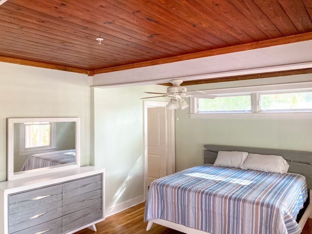 8 chambres, fer et planche à repasser, Wi-Fi, draps fournis