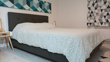 2 kamar tidur, setrika/meja setrika, dan Wi-Fi gratis