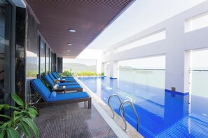 Premium bedding, memory foam beds, free minibar items, in-room safe - Canary Gold Hotel Quy Nhơn, Beachfront (Quy Nhon)