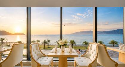 Canary Gold Hotel Quy Nhơn, Beachfront