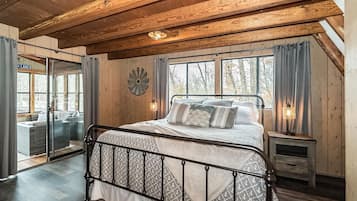 3 slaapkamers, een bureau, een strijkplank/strijkijzer, reisbedje