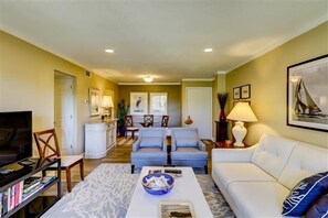 Villa, 1 King Bed, Kitchen, Garden View | 1 bedroom, free WiFi - The Sea Pines Resort 895 Ketch Court (Hilton Head Island)