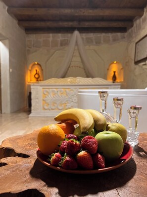 Suit Kaya/Tas Oda-Jakuzili-202 | Literie de qualité supérieure, rideaux occultants, chambres insonorisées