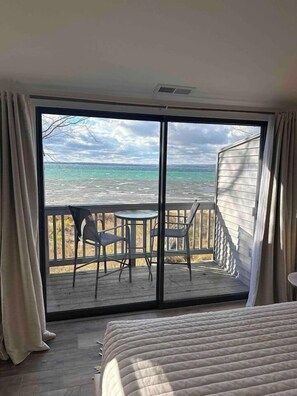 Iron/ironing board, travel cot, WiFi