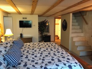 3 soverom, skrivebord, strykejern/-brett og wi-fi (inkludert)