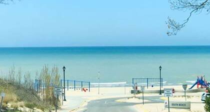 Cozy Cottage 5 minutes to downtown and beach