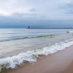 Beach nearby, sun-loungers, beach towels