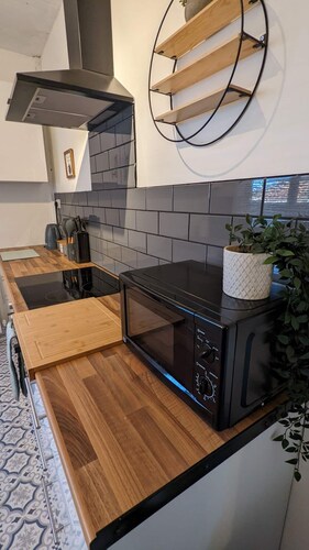 OJ's Spacious Terrace by Clumber Park & Van Dyk's